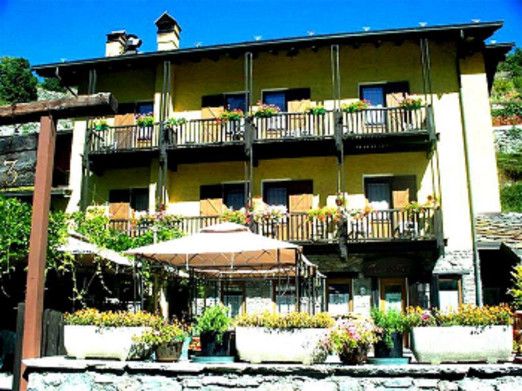 Hotel Veneriaz Nus Exterior foto